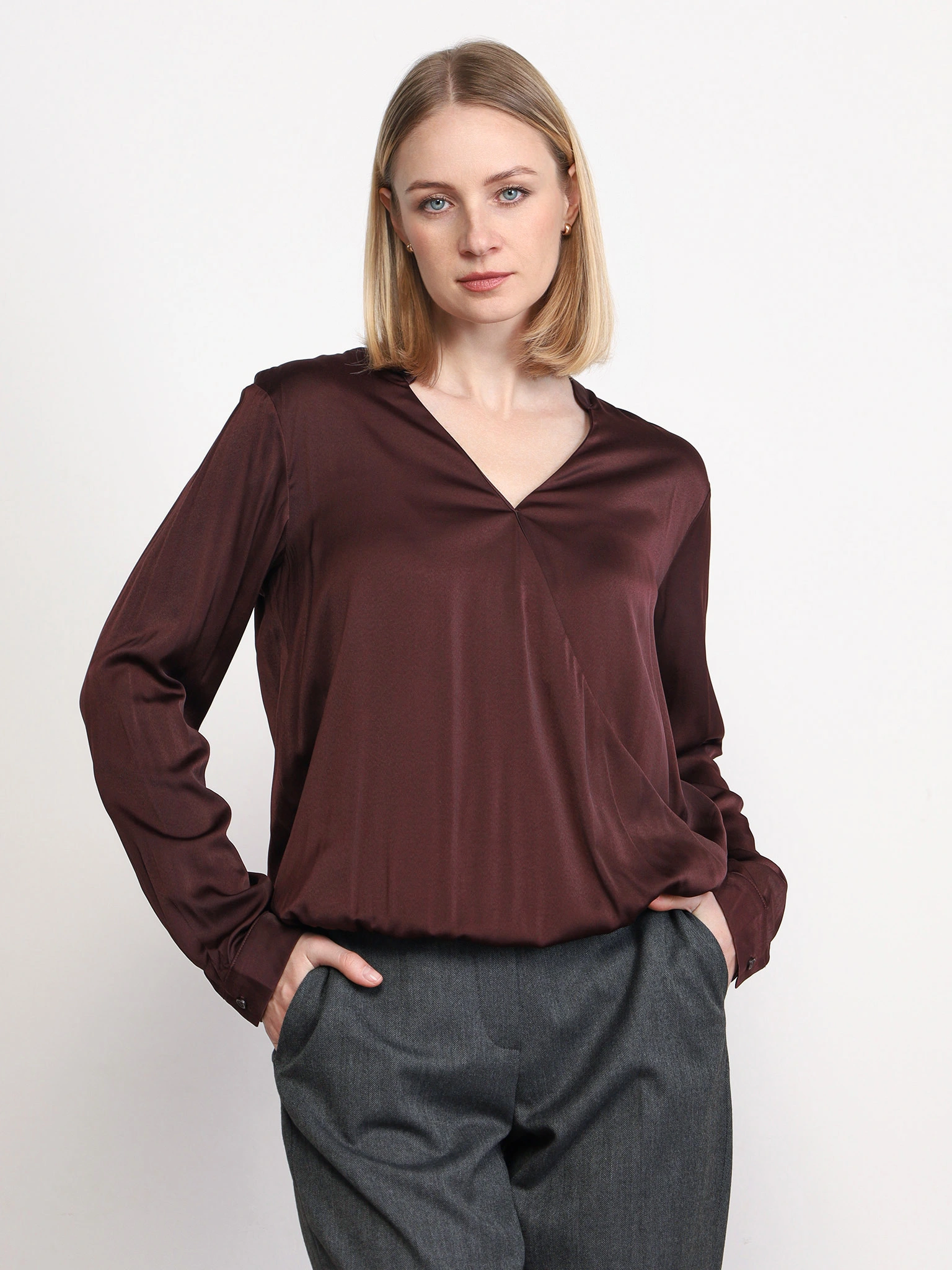 Блуза с запахом темно-бордового цвета